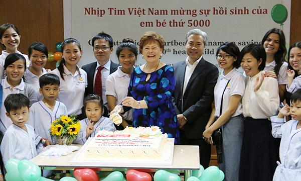Quỹ Nhịp tim Việt Nam mừng sự hồi sinh của em bé thứ 5000